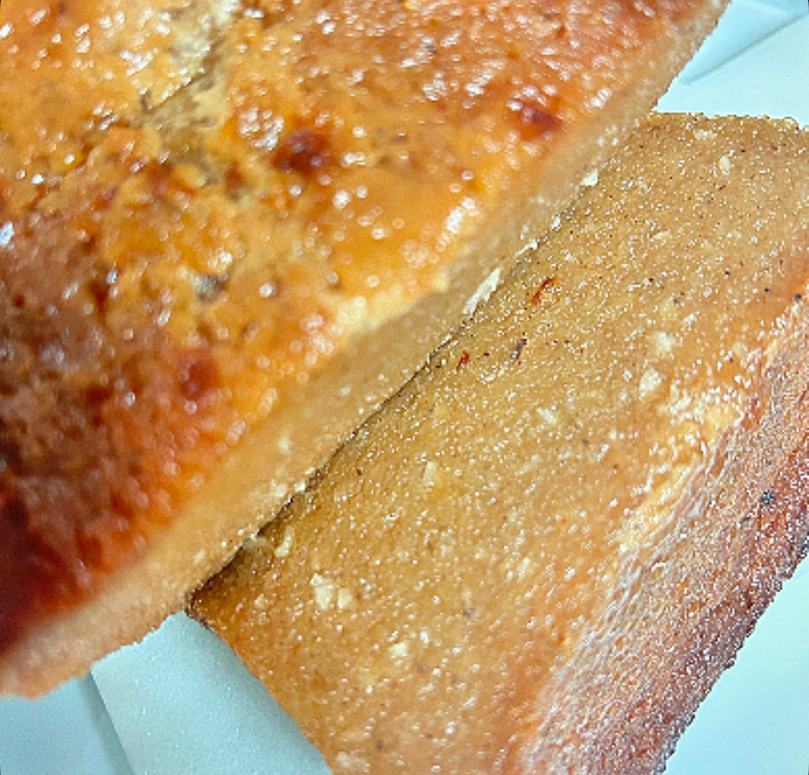 Picture of sliced cassava pone